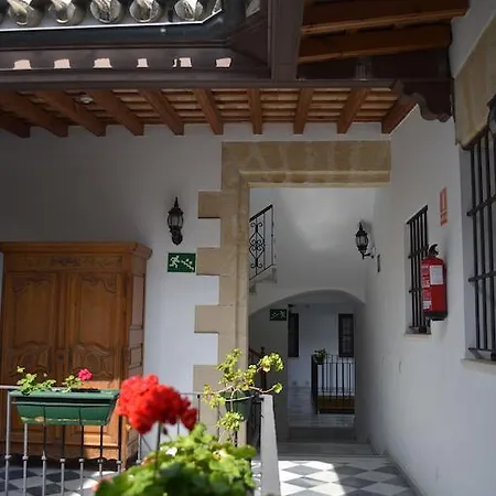 Casa Palacio De Leones *