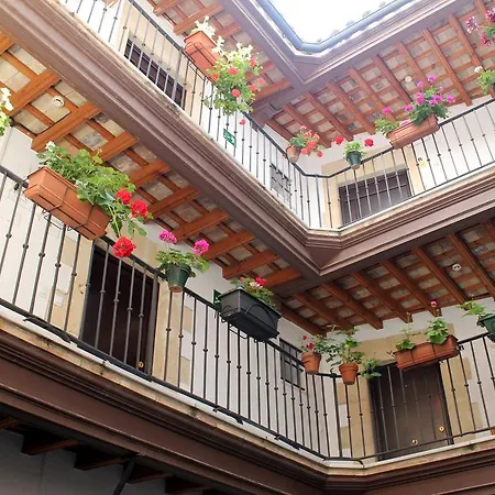 Casa Palacio De Leones