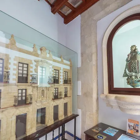 Casa Palacio De Leones